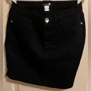 VENUS black mini skirt